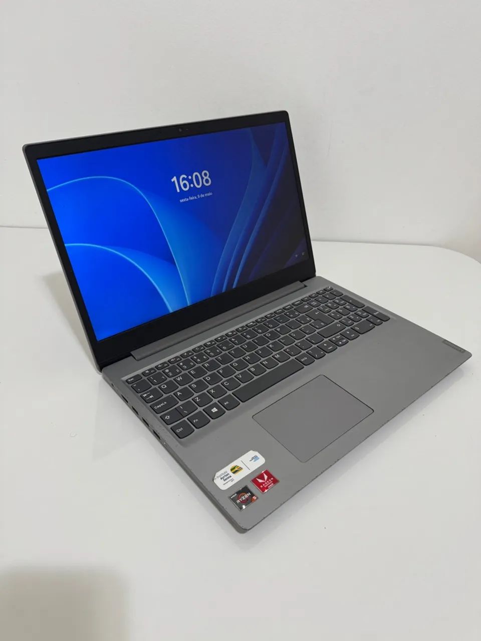 Lenovo Ultrafino S145 Ryzen 5 / 12 Gb RAM / SSD NVME 256 GB/ Vídeo RADEON Vega 8 / Win 11