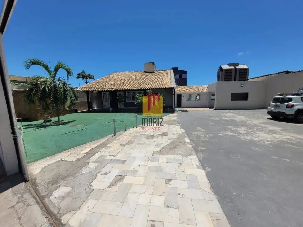 Casa para Locação de Alto Padrão na Cruz das Almas, Maceió-AL: 5 Quartos, 2 Salas, 3 Banhe