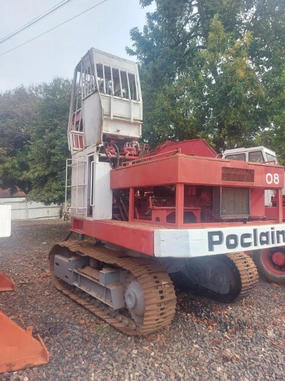 Escavadeira poclain LC 80 de esteira com garra sucateira,  - Foto 2