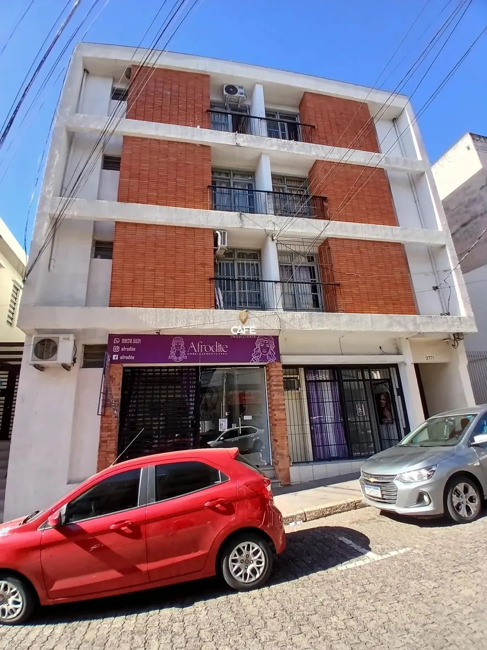 Apartamento De 1 Dormitório, Sala De Estar, Banheiro Social, Cozinha e Área De S