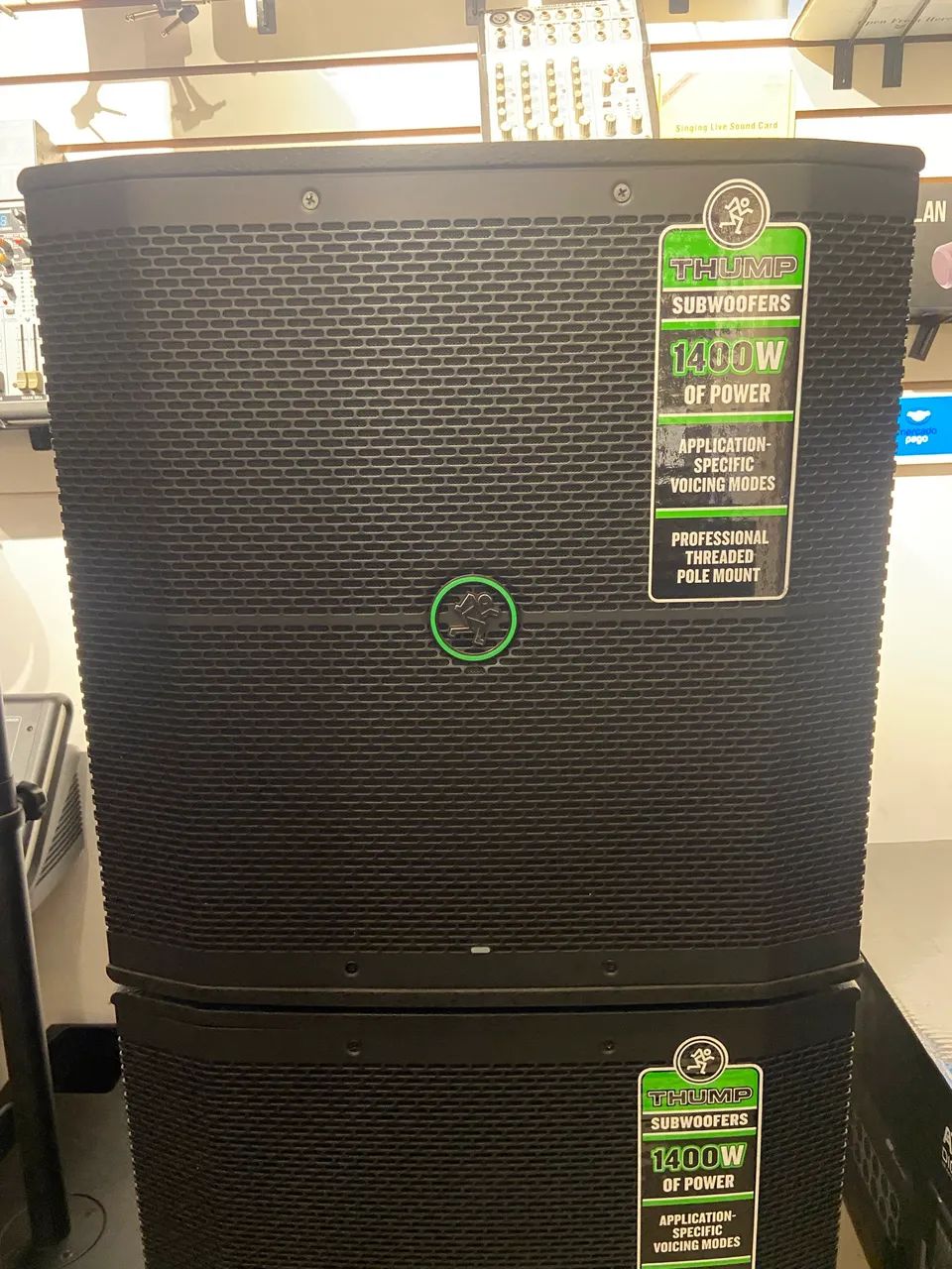 Mackie THUMP 115s Subwoofer Ativo 1400W 15 polegadas