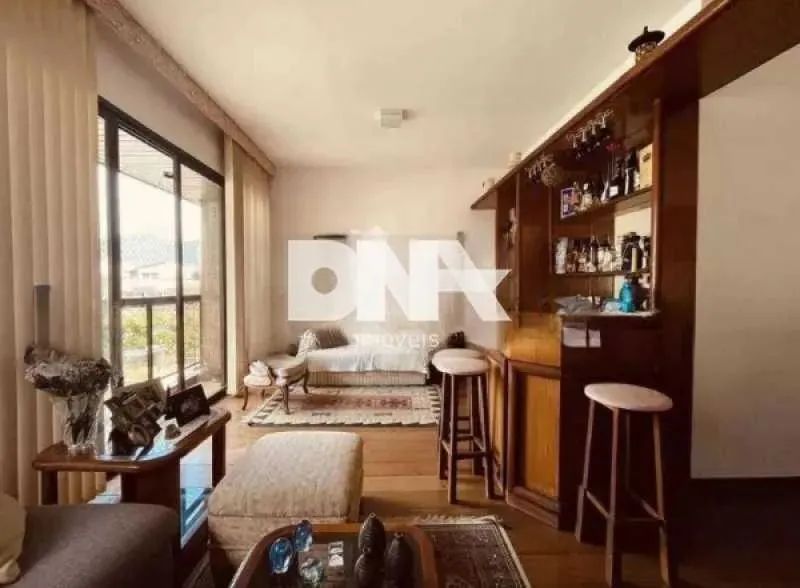 Apartamento : / Residencial / Lagoa
