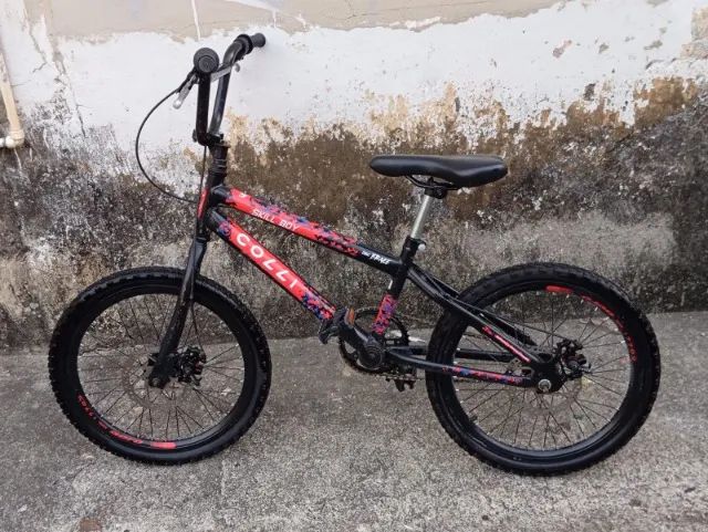 Bicicleta aro 20, 1 ano de uso o pneu da frente está um pouco empenado, freio a disco 