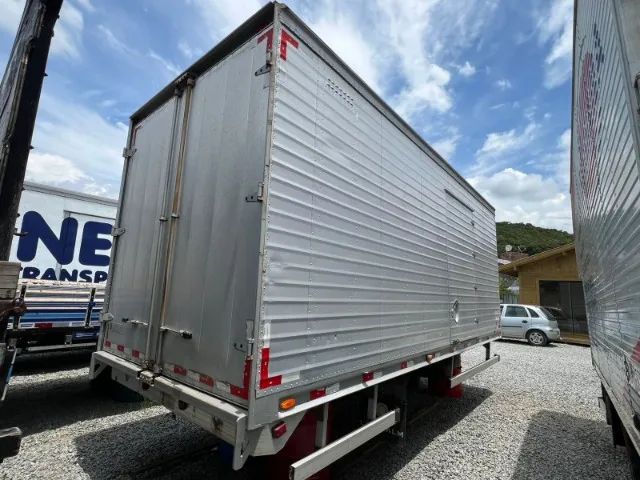 Baú Carga Seca Linshalm de 6 Metros Caminhao ¾ 