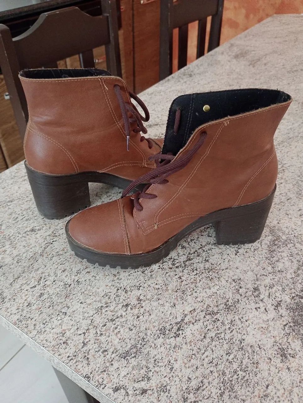 Bota Feminina Marrom - Estilo e Conforto - Foto 5