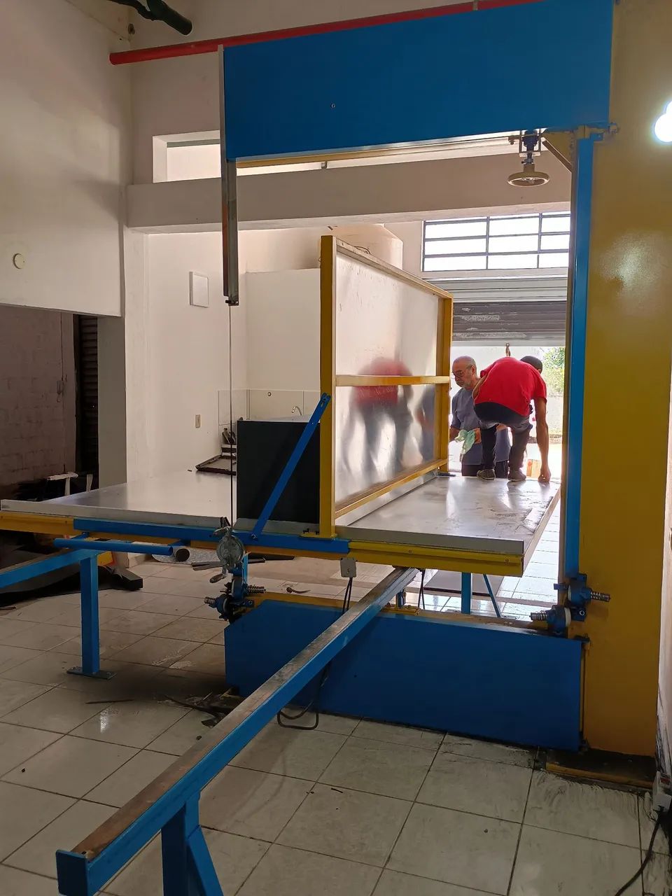 Laminadora vertical para corte de espuma e EVA - Foto 4