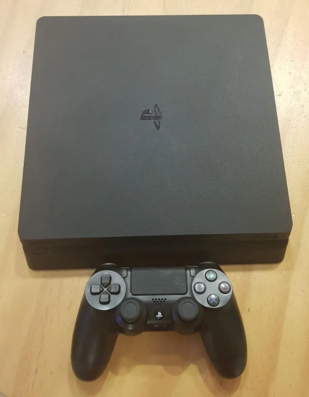 PlayStation 4 slim 1tb - Ótimo estado!