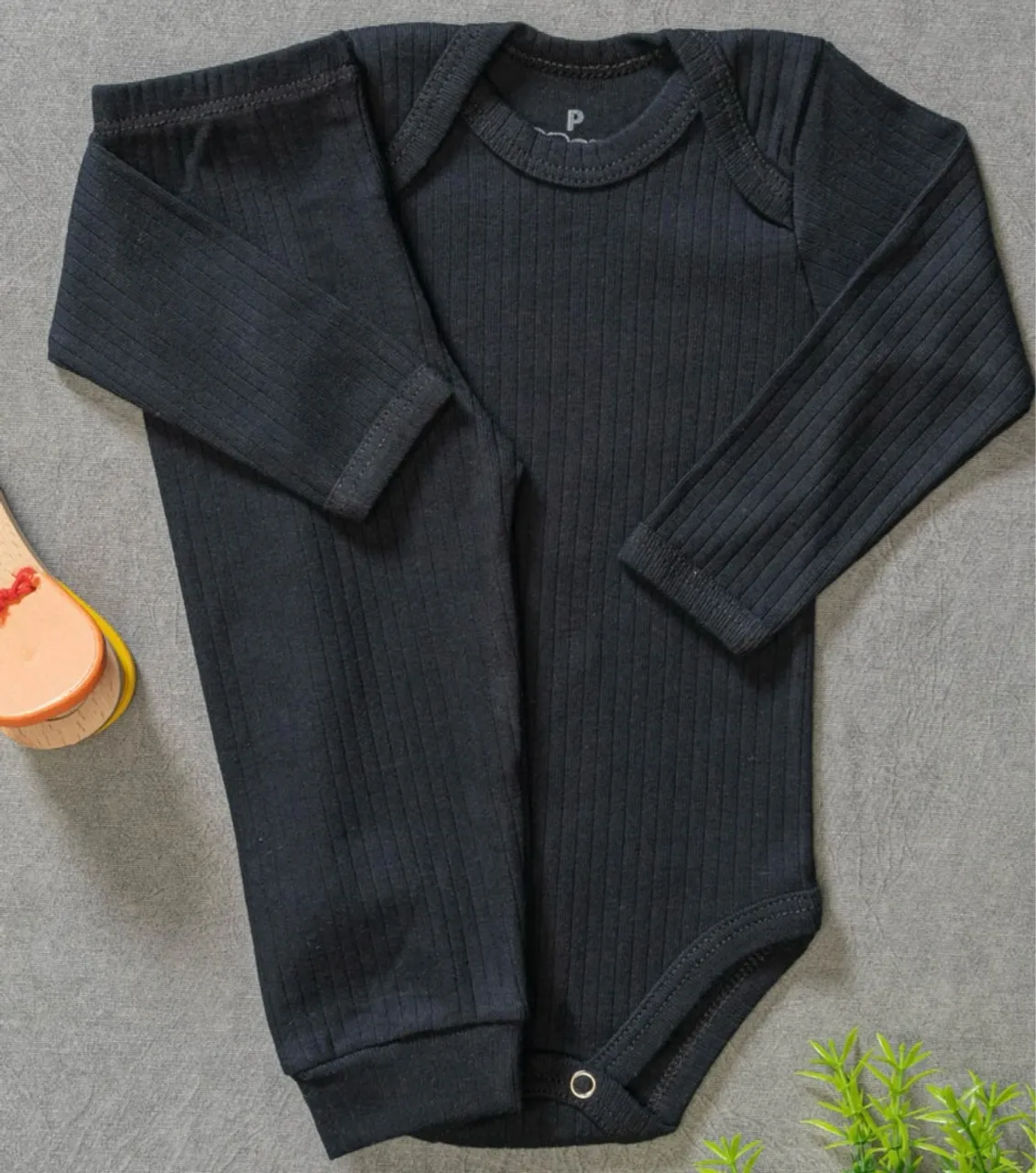 Body Bebê Canelado Manga Longa Preto