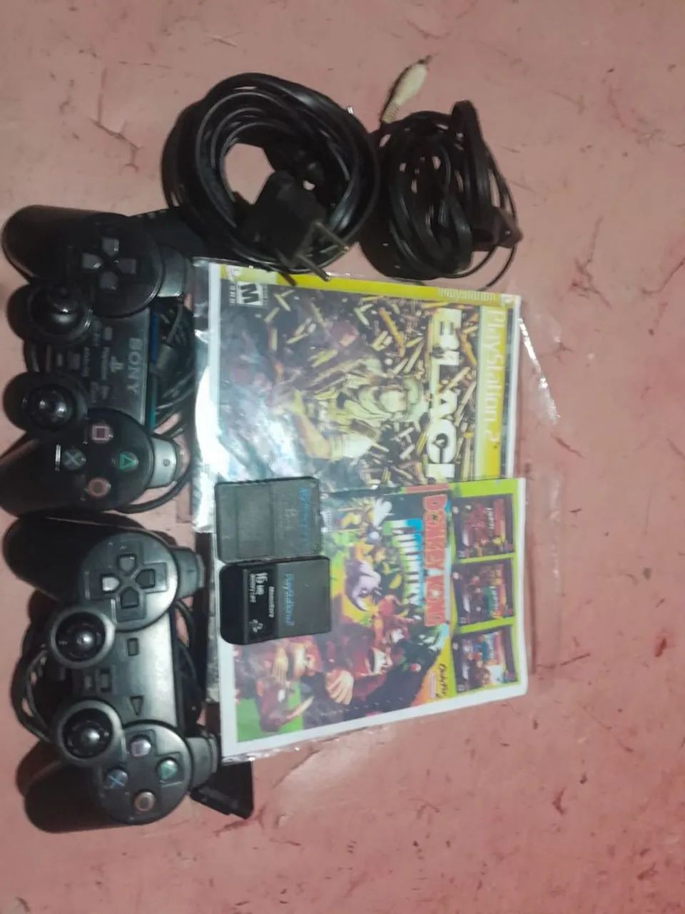 Playstation 2 com jogos e controles