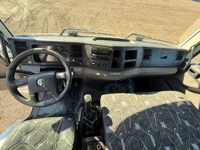 VW Volkswagen 24.280 6X2 Constellation 2014 Completo Revisado Com Baú Sider 20 Paletes - Foto 10