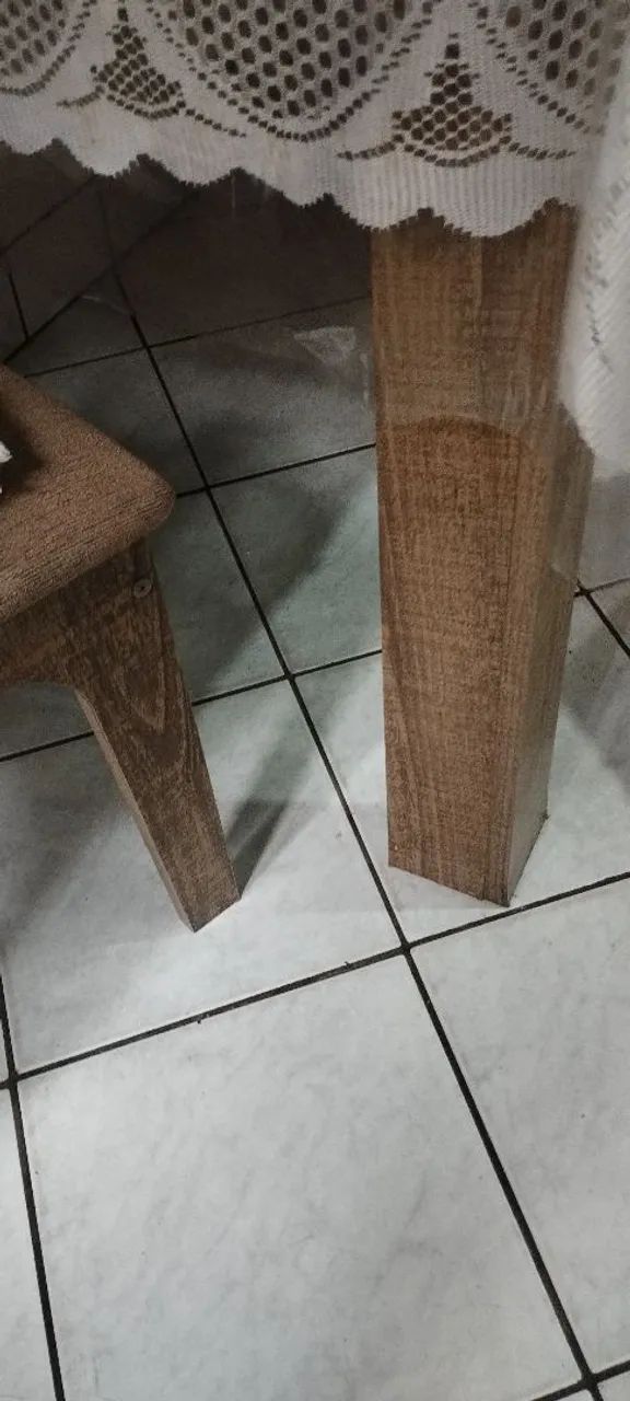 Table set with 4 chairs64296267055489121