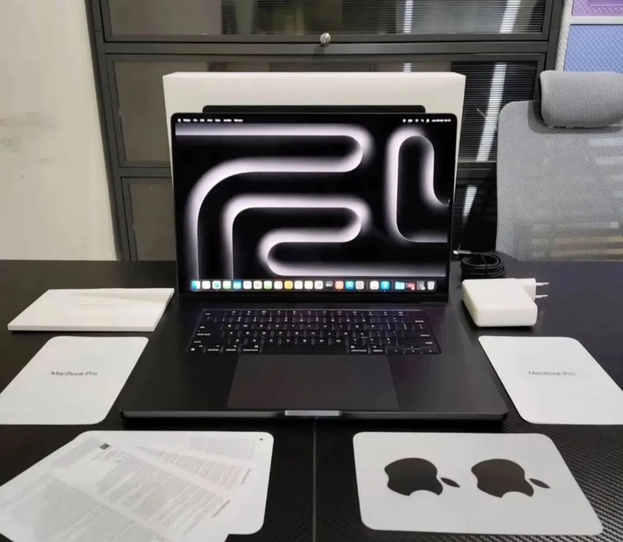 MacBook Pro M3 Pro 2023 36GB/ 512 SSD - Foto 5