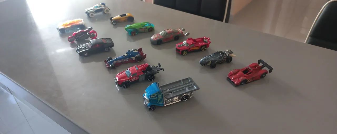 Carros Hot Wheels em ótimo estado - Foto 3