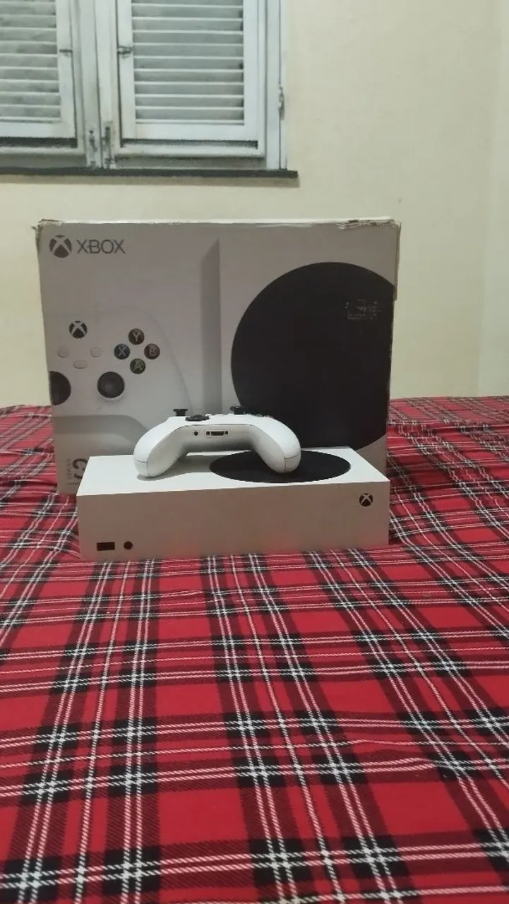 Xbox Series S - Usado na caixa com controle
