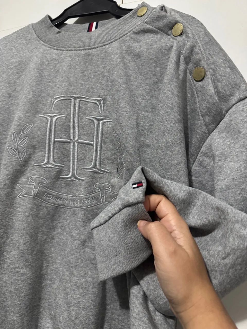 Blusa de Moletom Cinza Tommy Hilfiger - Foto 4