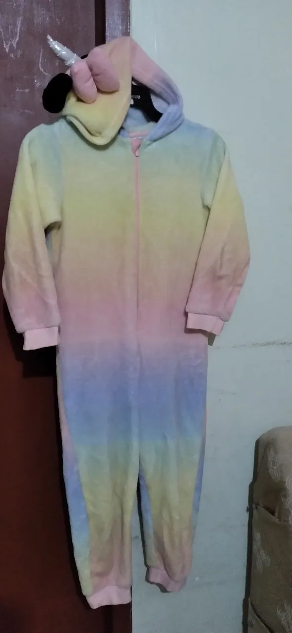 Pijama infantil de unicórnio . 40 reais