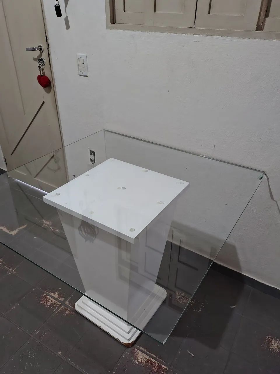 Glass-top dining table for 4 people64961601273601122