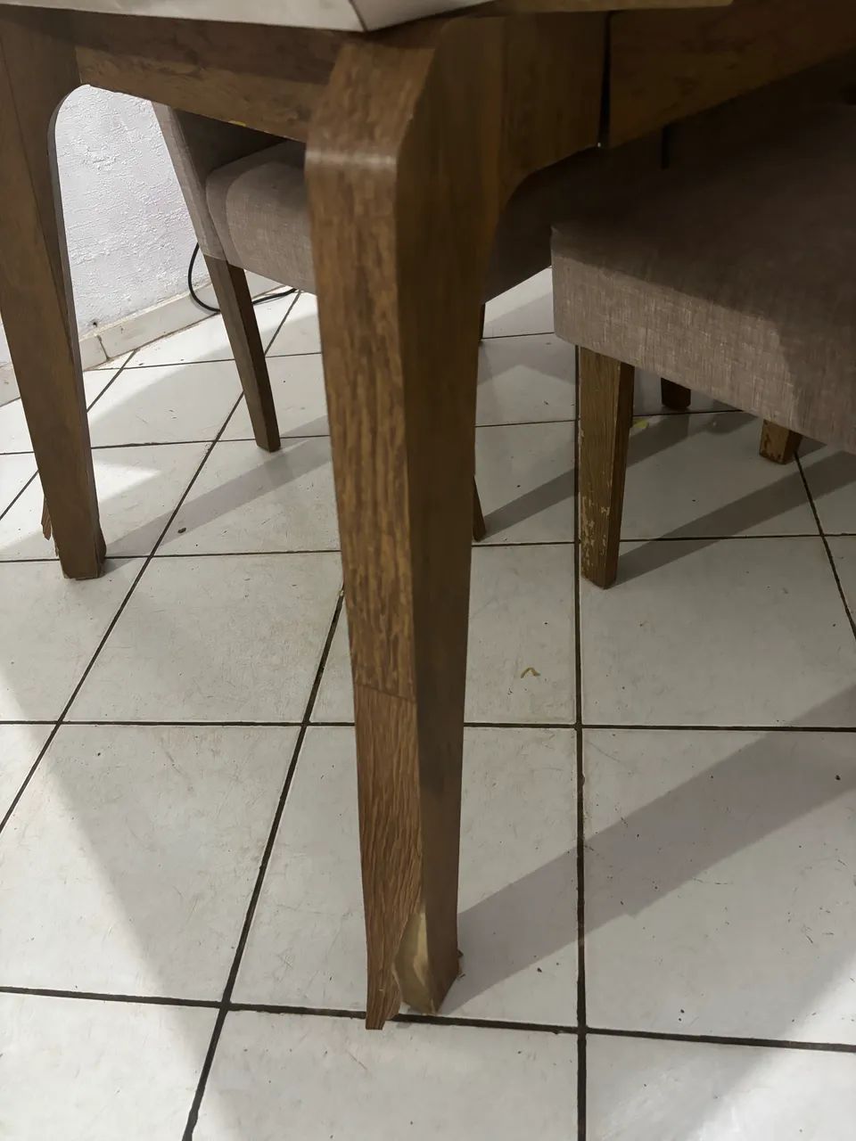 Mesa com 6 cadeiras 64960485397122122