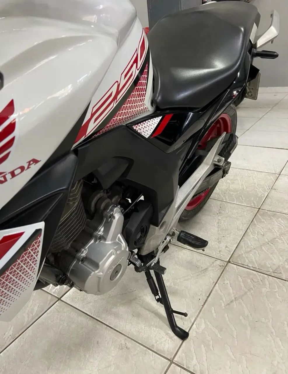Oportunidade! CB 250F 2022 - Foto 2