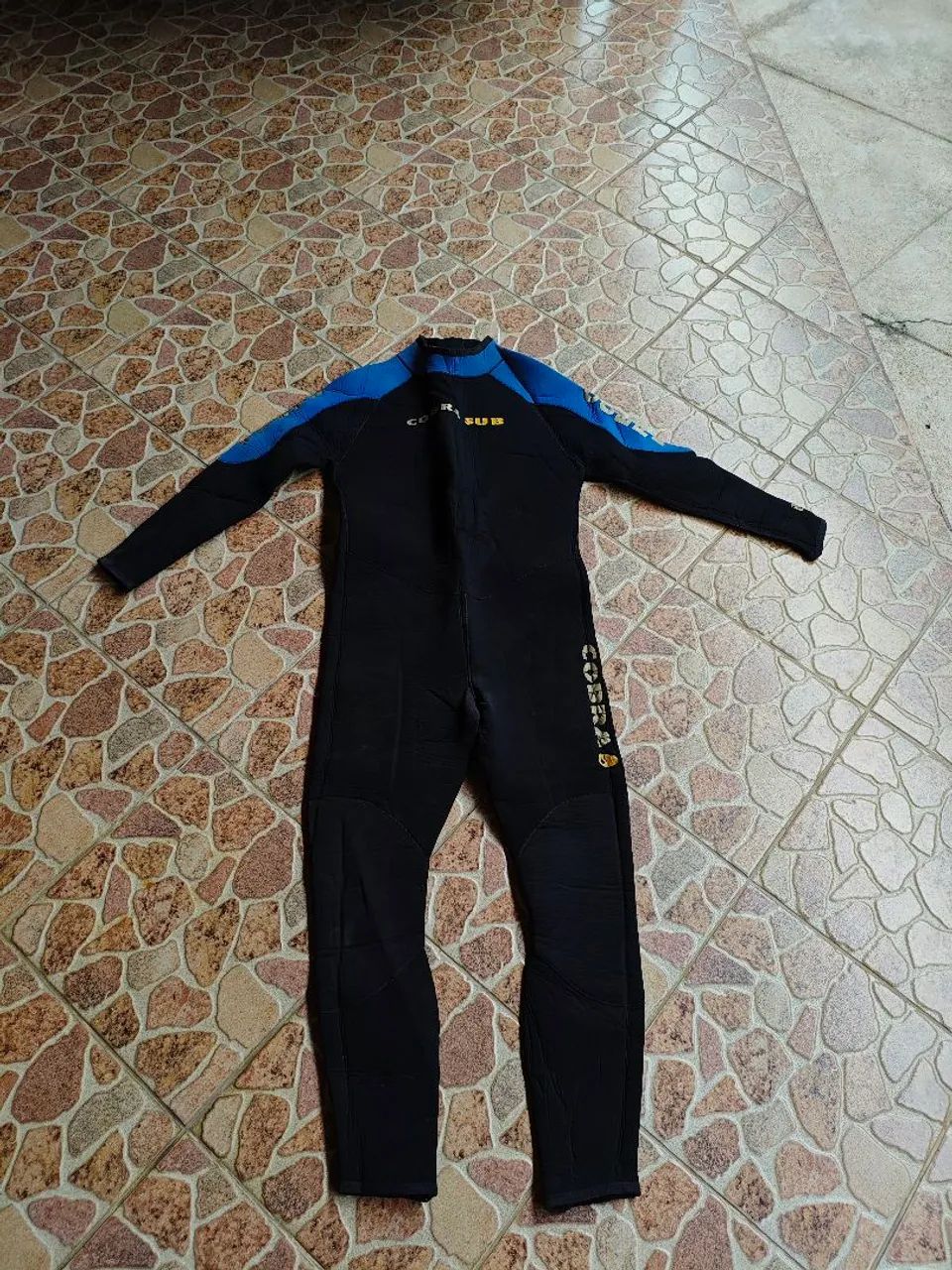 Vendo Roupa de mergulho+ Mochila+ Pé de Pato