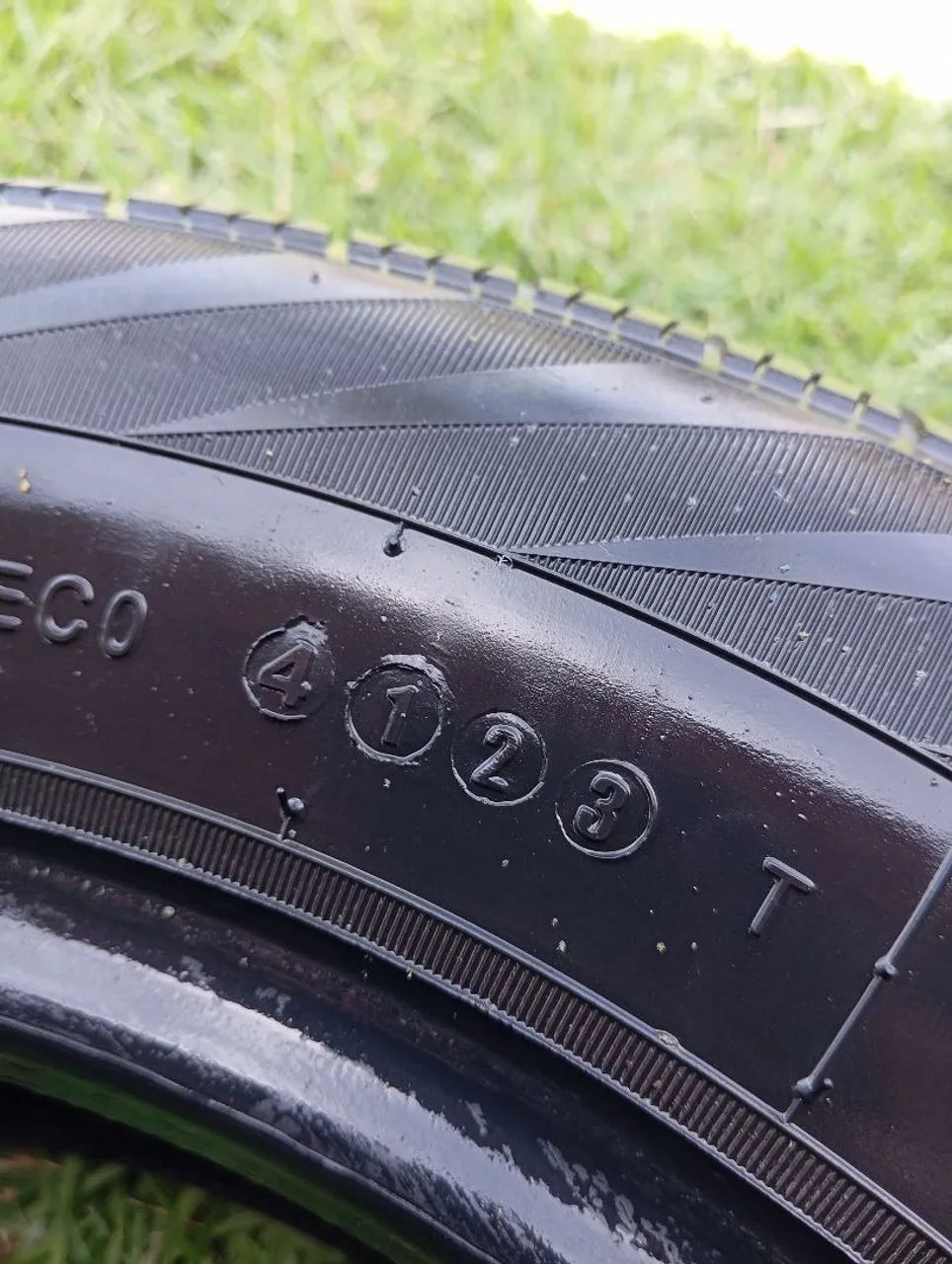 Par de pneus 185/70/14 JK VECTRA meia vida originais  - Foto 4