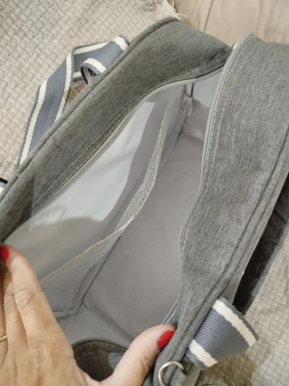 Bolsas de maternidade cinza com detalhes - Foto 2