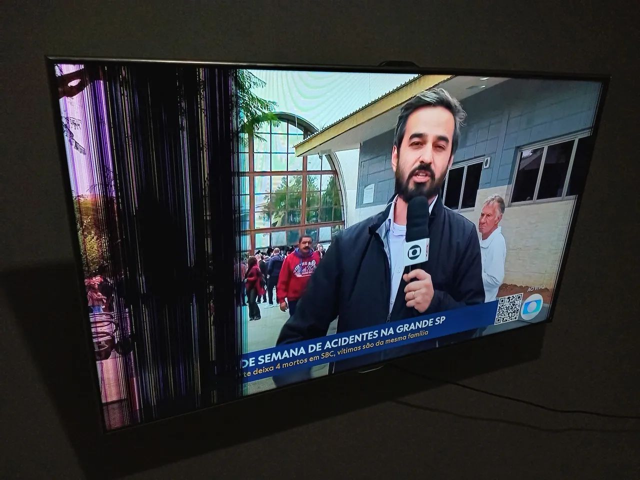 Tv samsung 46 smart 3d led listras é som chiando  (aceito trocas) - Foto 2
