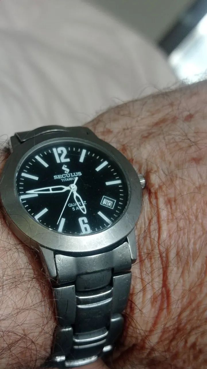 SECULUS TITANIUM QUARTZ DATE perfeito funcionamento todo original RARIDADE ESPETACULAR  - Foto 4