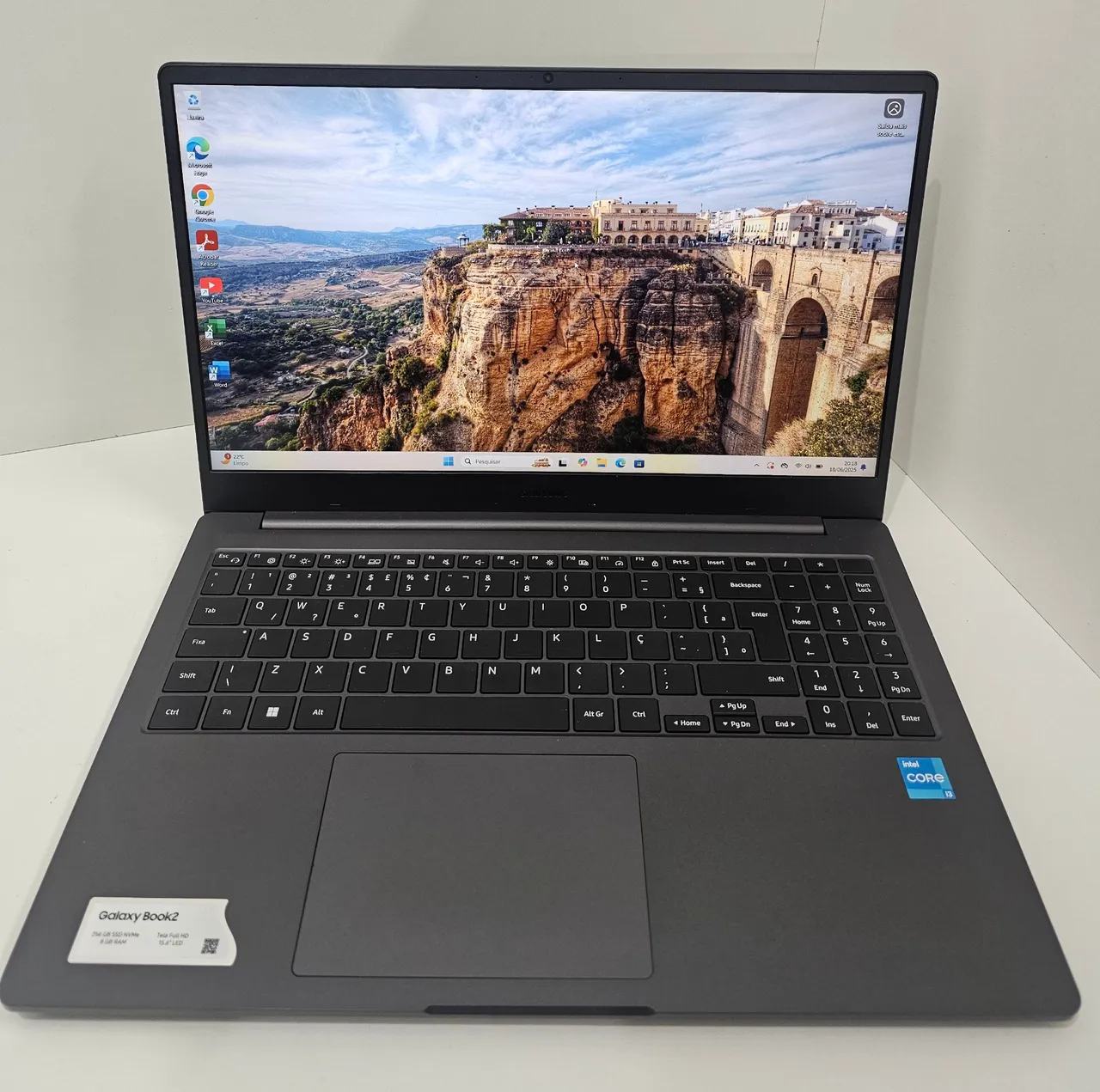 Samsung Galaxy Book2 - Intel Core i3 , 8 GB DE RAM SSD 256 GB