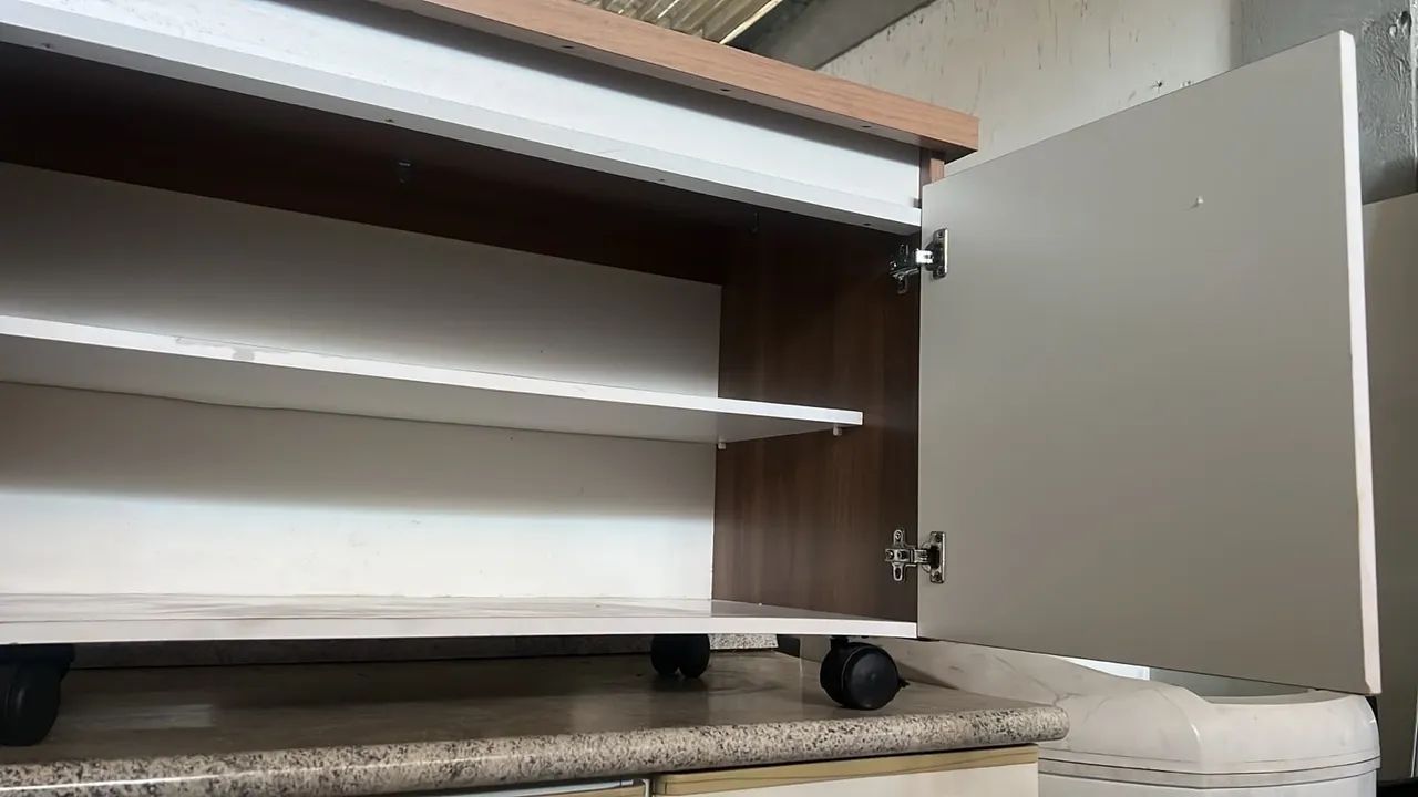 Armário Multiuso Compacto 2 Portas com Prateleira e Rodinhas  - Foto 2