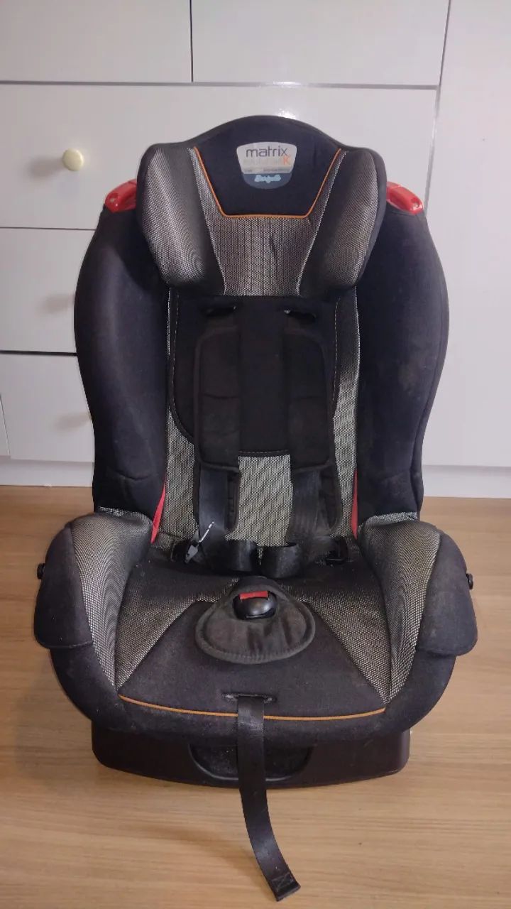 Cadeirinha Burigotto Matrix Evolution K (0 a 25kg) - Ótimo Estado!
