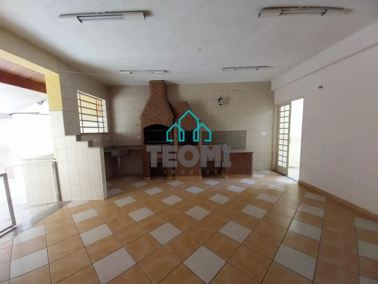 Sobrado, 258 m²- Vila Jaboticabeiras - Taubaté/SP REF: SO0102