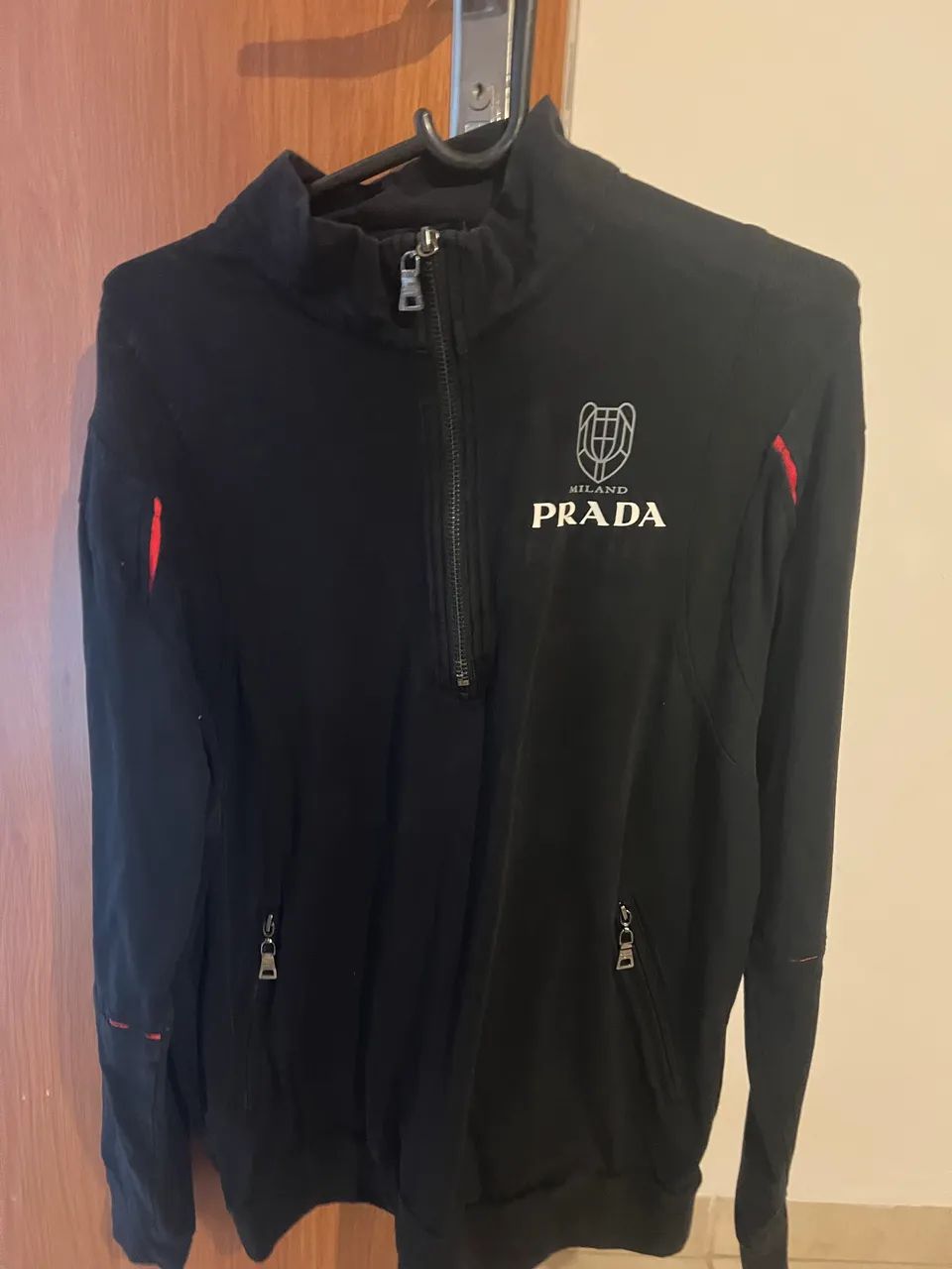 Blusa Prada original tamanho L/M em perfeito estado 