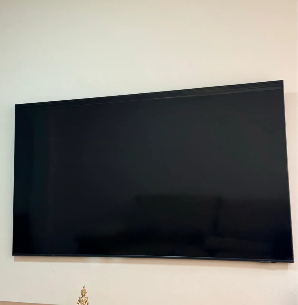 VENDE-SE TELEVISÃO NOVA 