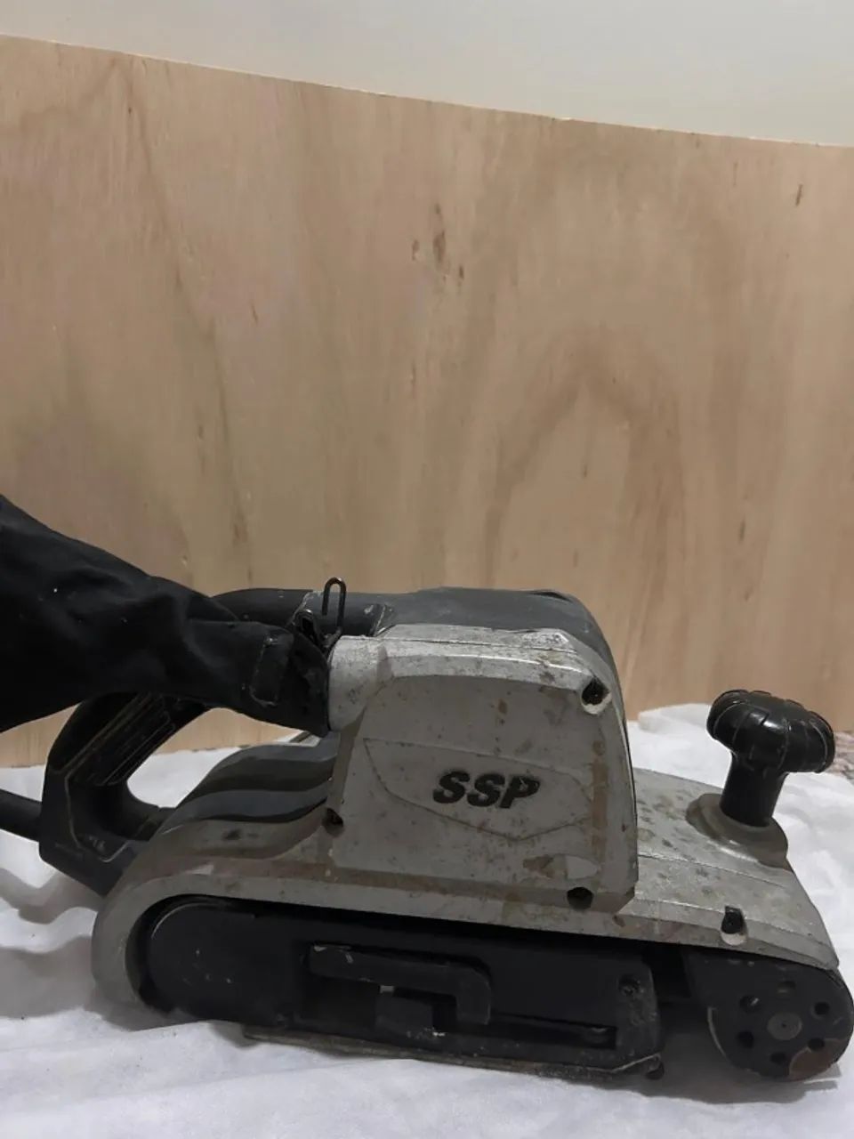 Lixadeira De Cinta 940w Industrial M9400b Makita SSP - Foto 5