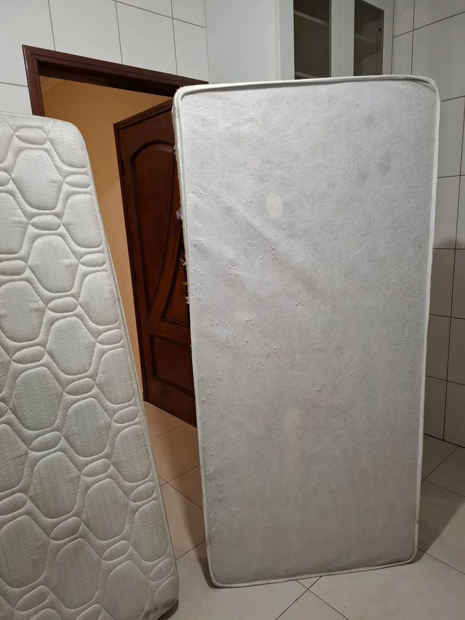 BAIXOU! - Cama com COLCHÃO DE MOLAS,  antiácaro R$180,00 - Foto 2