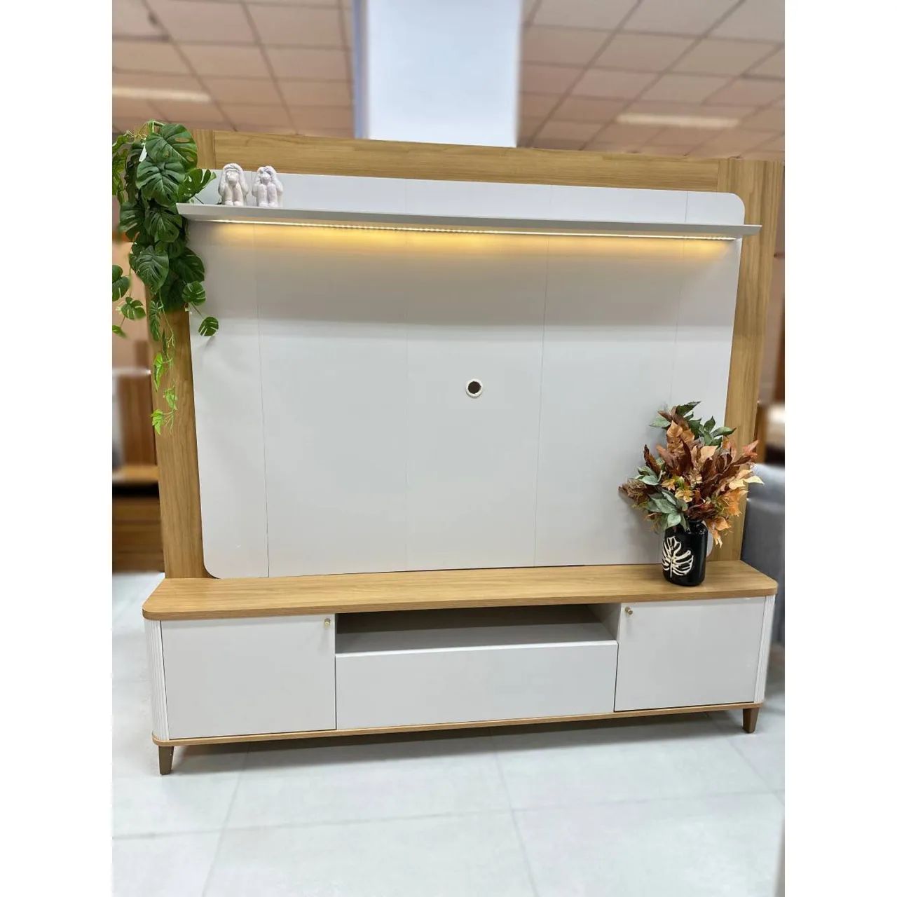 Estante Home Munique 2m luz led suporta tv até 70 polegadas / pague na entrega  - Foto 2