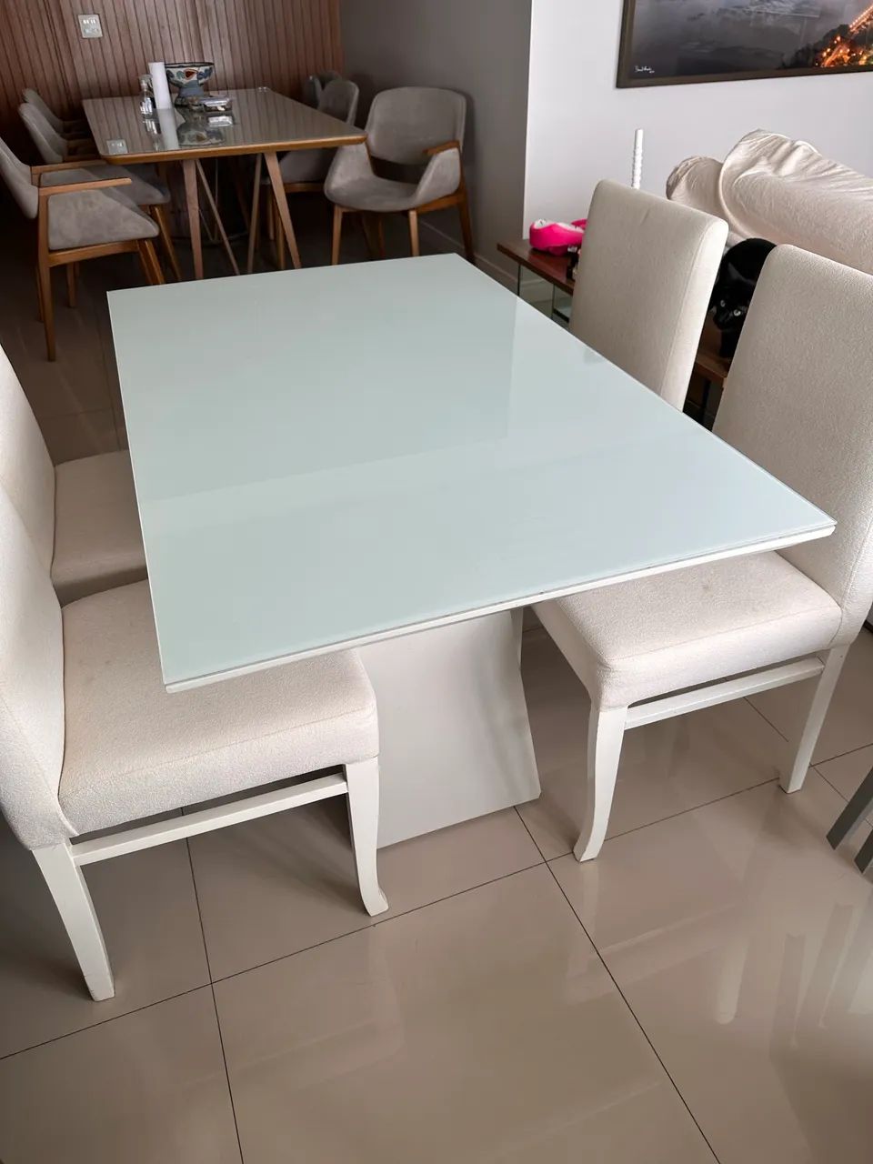 Mesa de jantar com cadeiras
