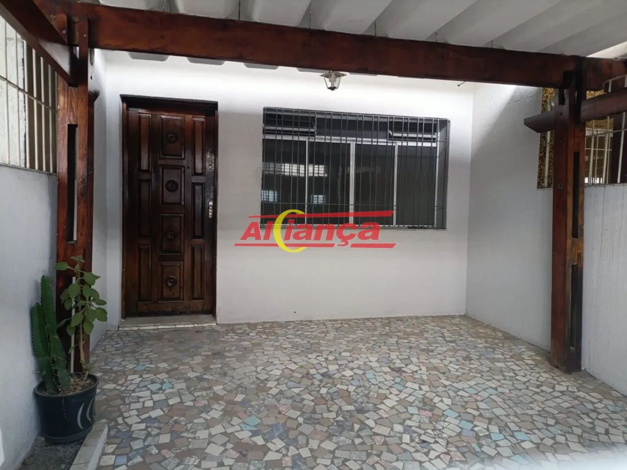 Casa 112m², com 2 quartos à locação na Ponte Grande