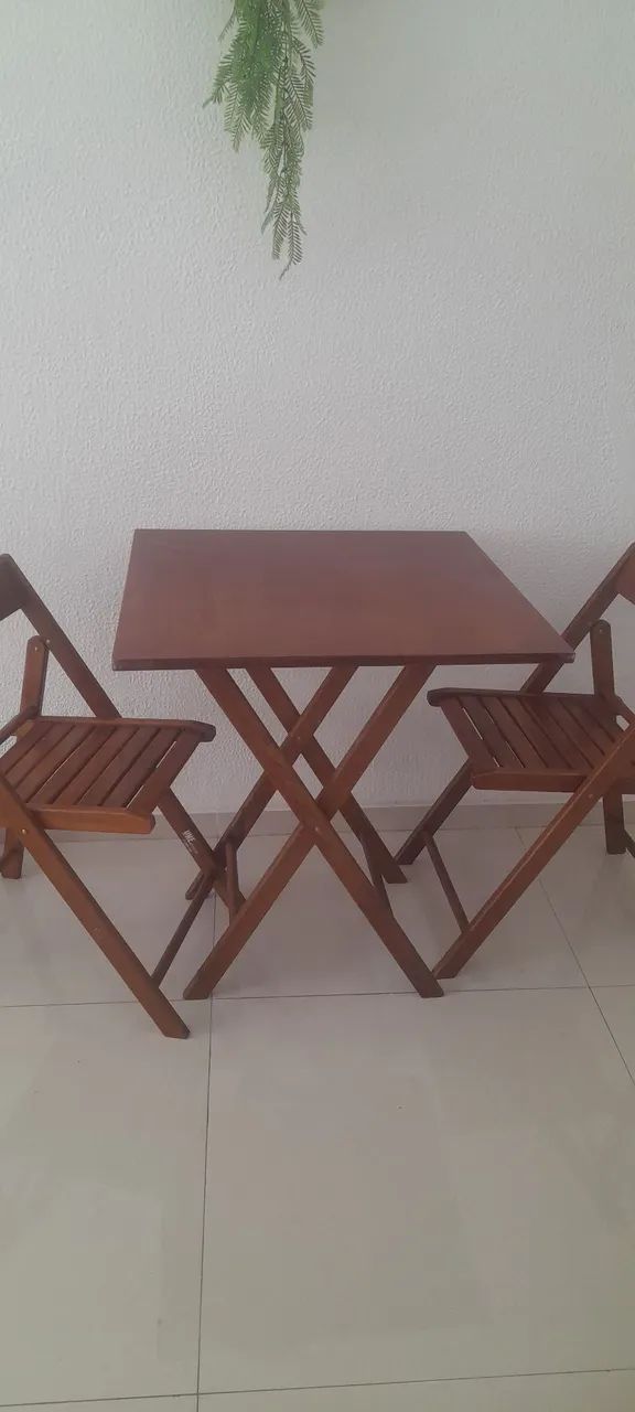Conjunto mesa con duas cadeiras de madeira - Foto 2