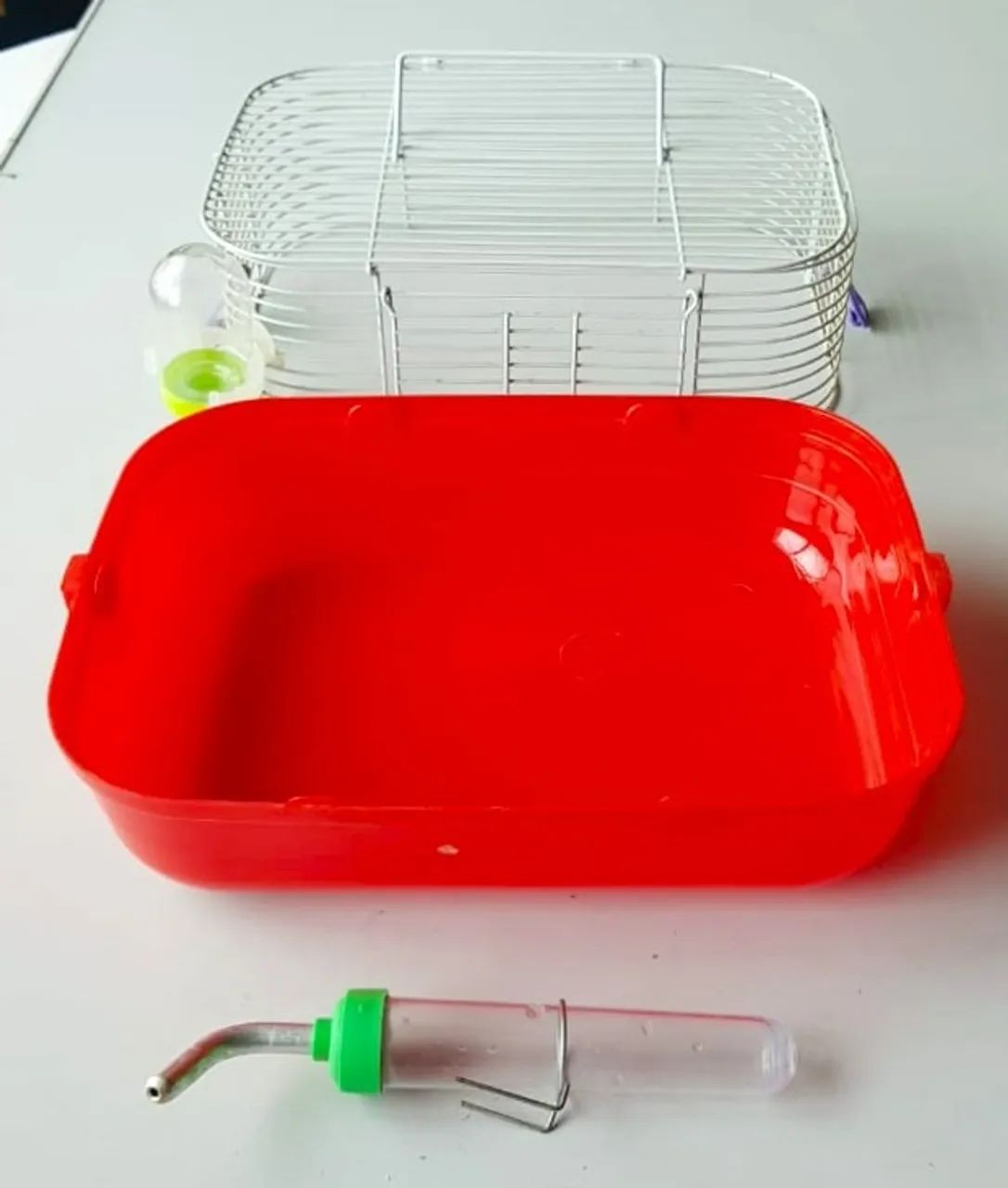 Gaiola para Hamster (Vermelha - Com Bebedouro) - Usada - Bom Estado de Conservação - Foto 5