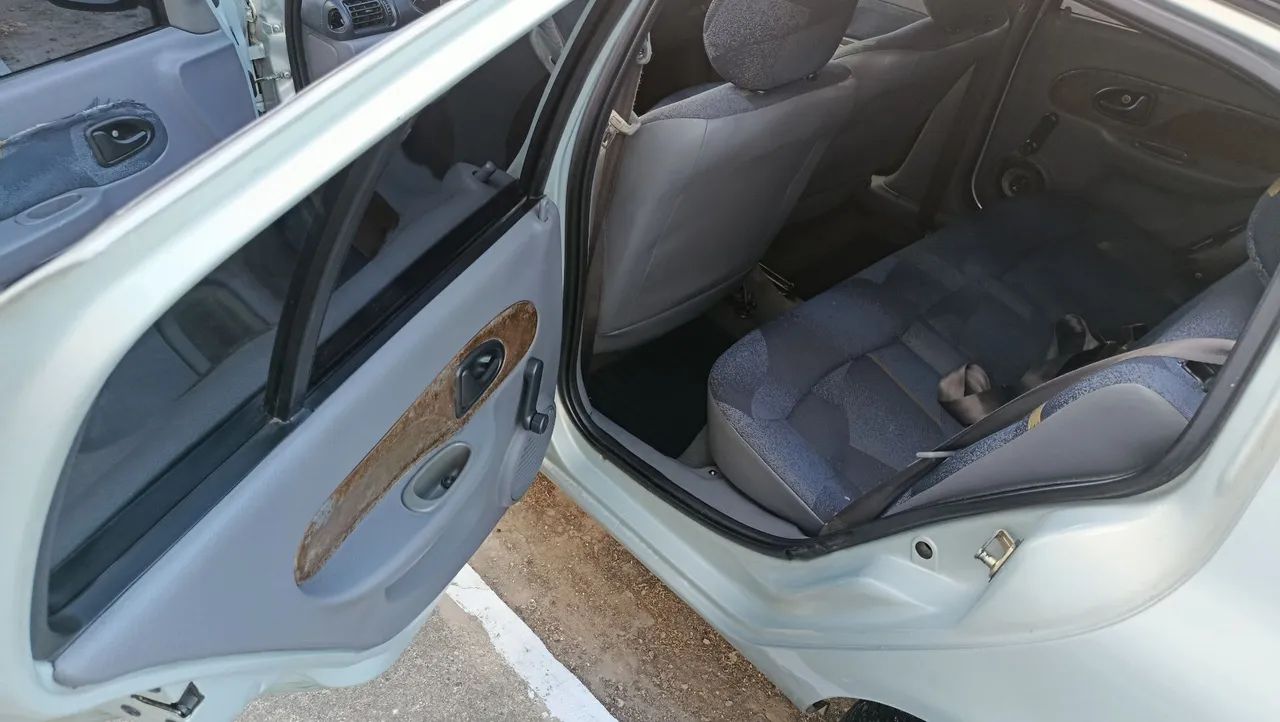 Renault Clio RN/ Expression 1.0 5P 2003 - Foto 5