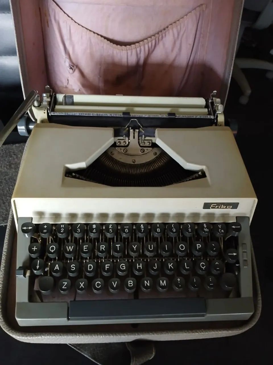 Maquina de escrever  - Foto 3