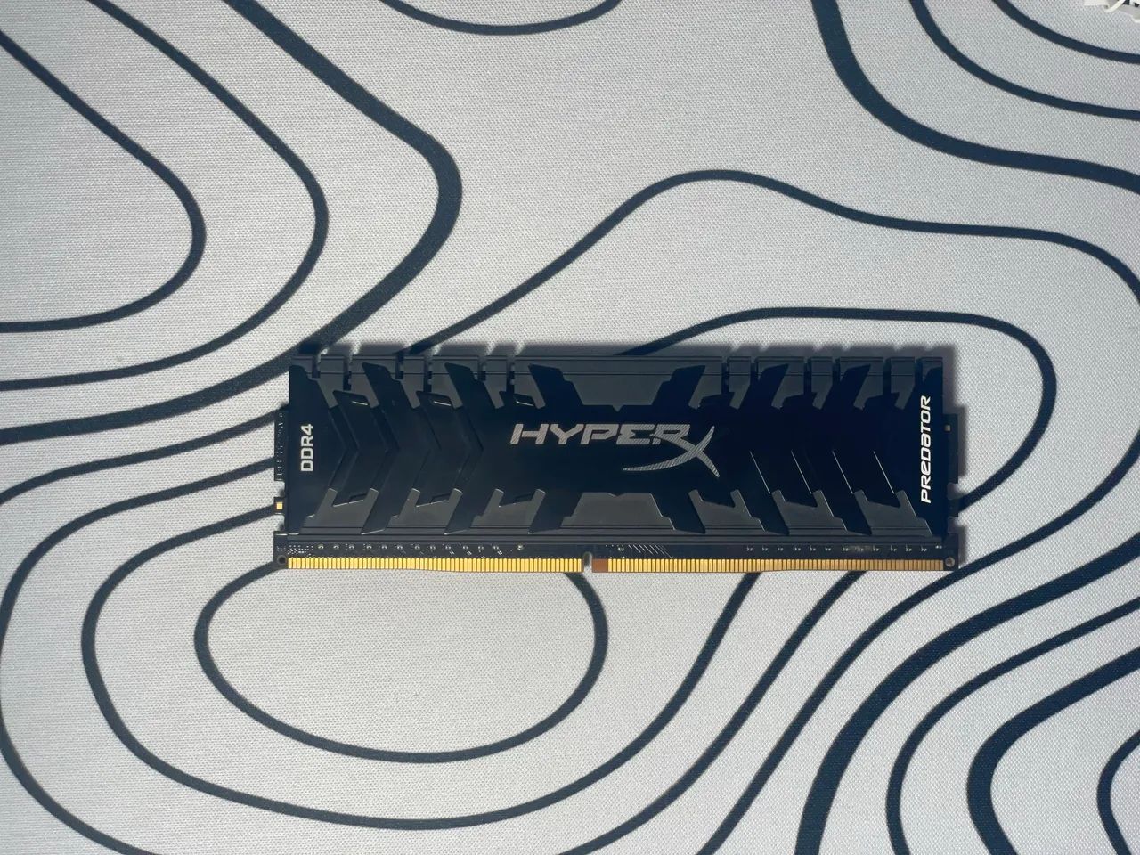 Memória RAM HyperX PREDATOR 8GB DDR4 3200MHz CL16