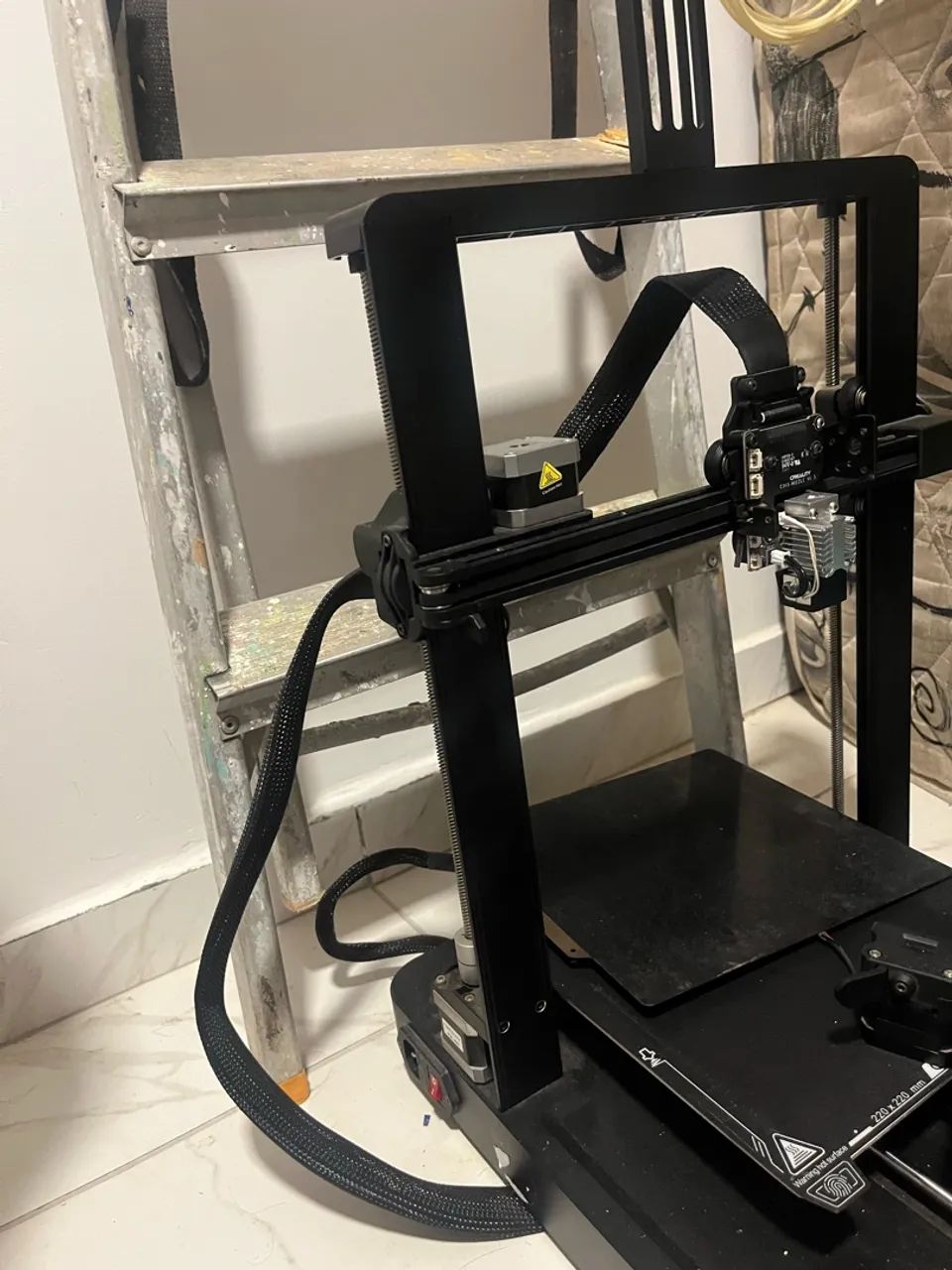Impressora 3D Creality Ender 3 - Com defeito - Foto 2