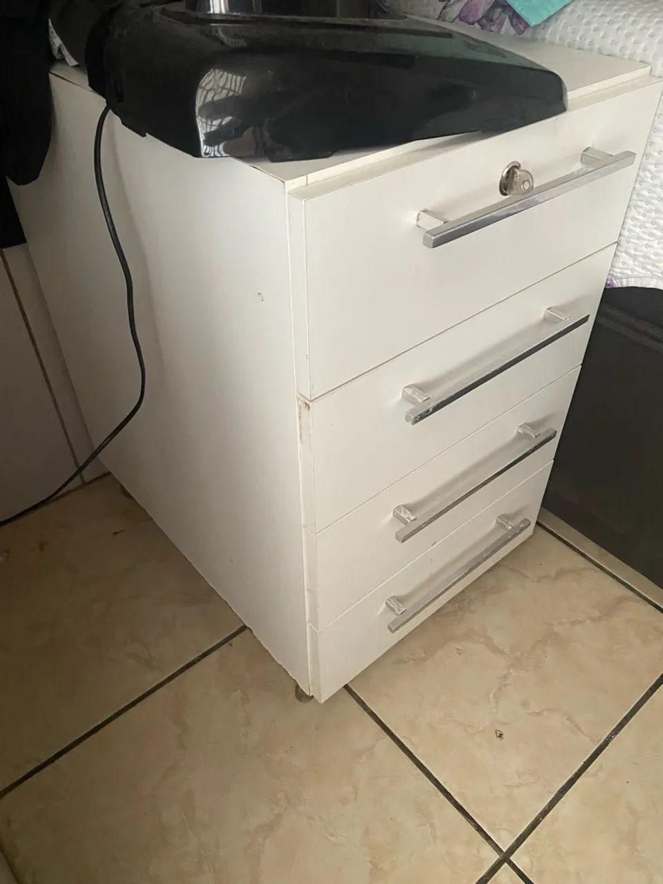 Gaveteiro branco