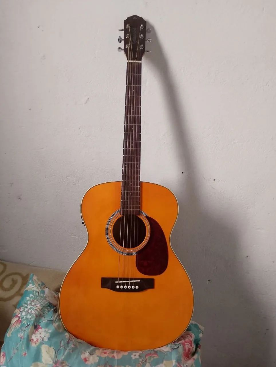 Violão eletroacústico 