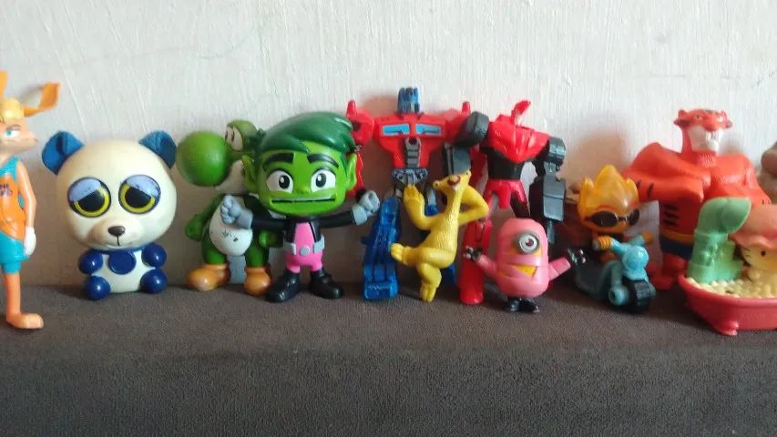 Brinquedos todos por 30