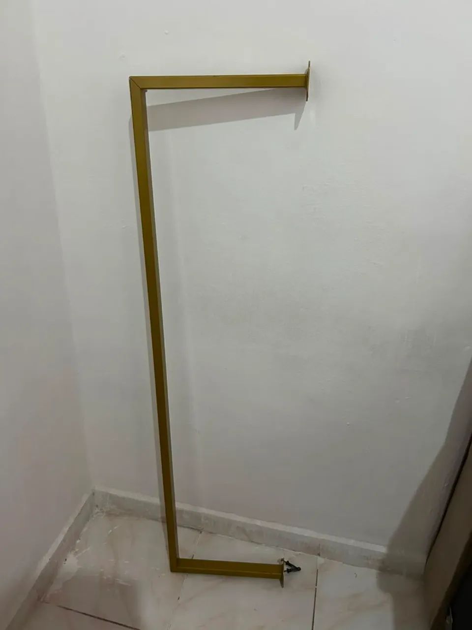 Arara com cabides , gaveta espaçosa - Foto 2