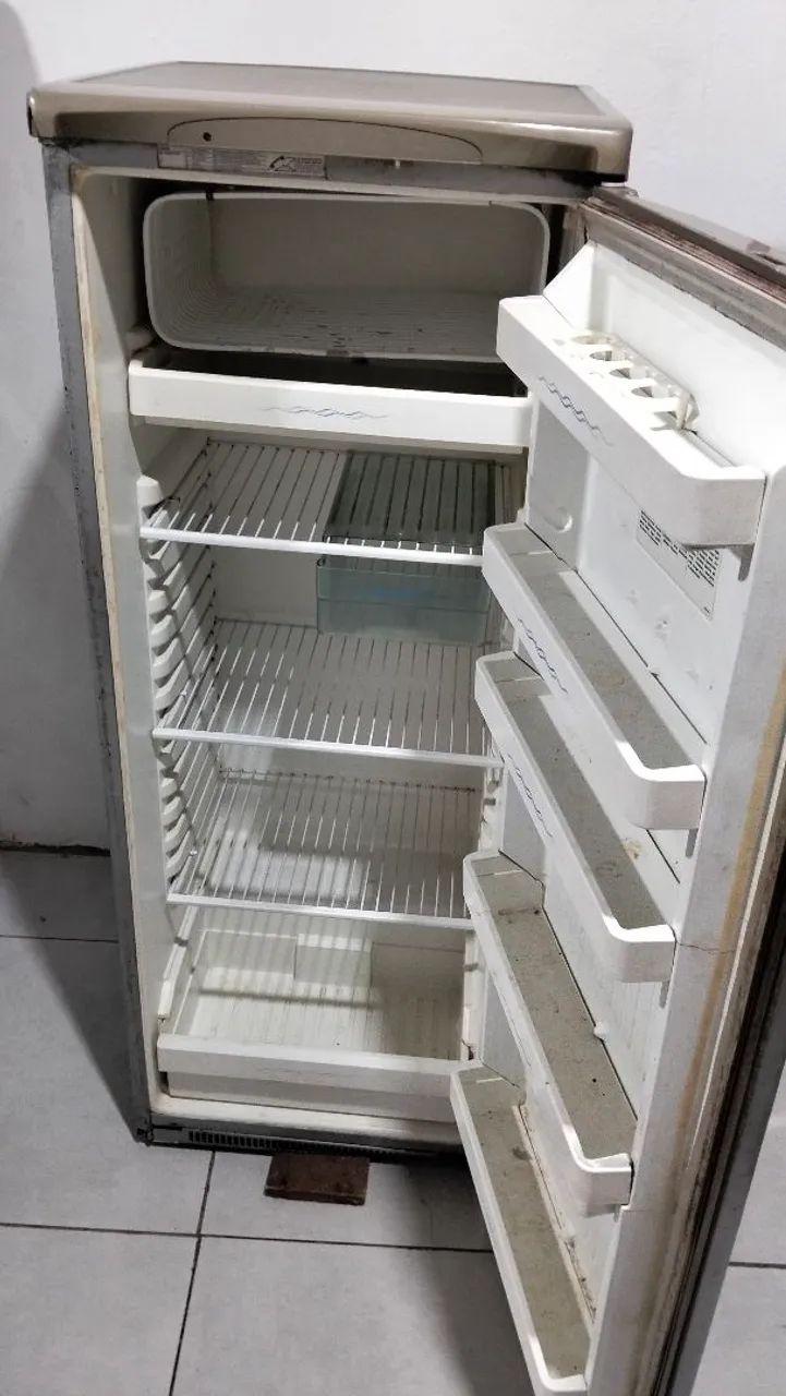 Geladeira Eletrolux  - Foto 2